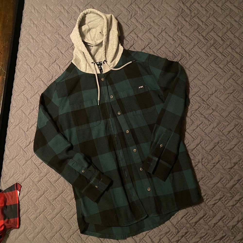 Alpha Forward Green Black Plaid Flannel - Small